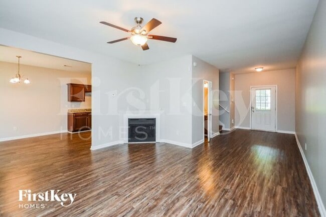 Photo - 5068 Pioneer Pkwy