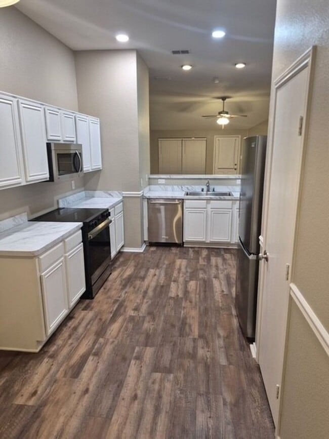 Photo - 809 Canyon Cove Dr