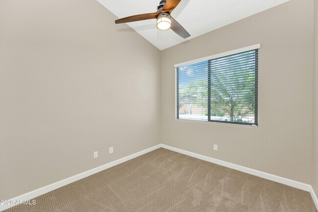 1611 N Hillcrest