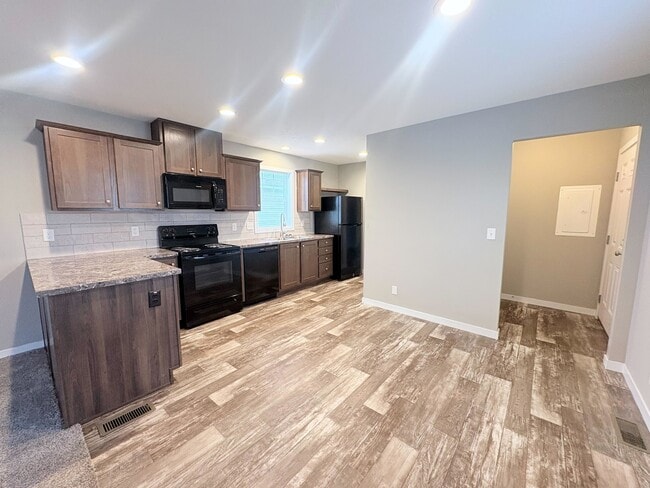 Photo - 10610 State Rte 762