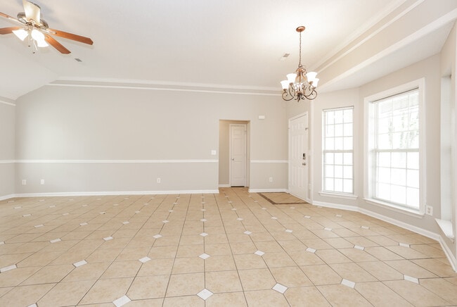 Photo - 2130 Spring Hill Cir