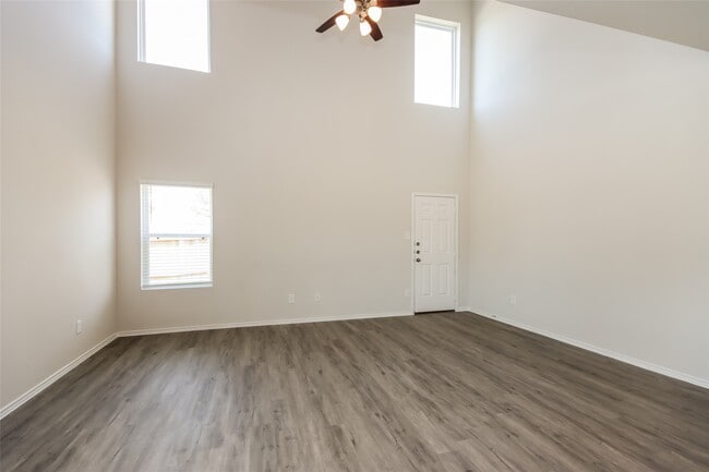 Photo - 15233 Estrella Rd E