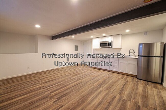 Photo - 9836 N Clarendon Ave Unidad B