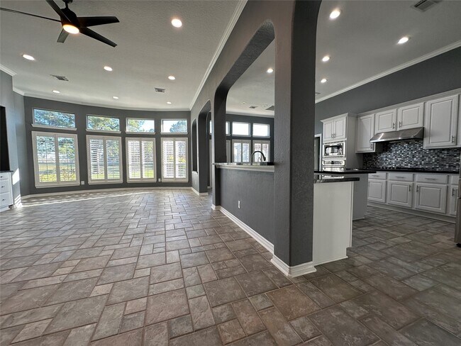 Photo - 1106 Chelshurst Way