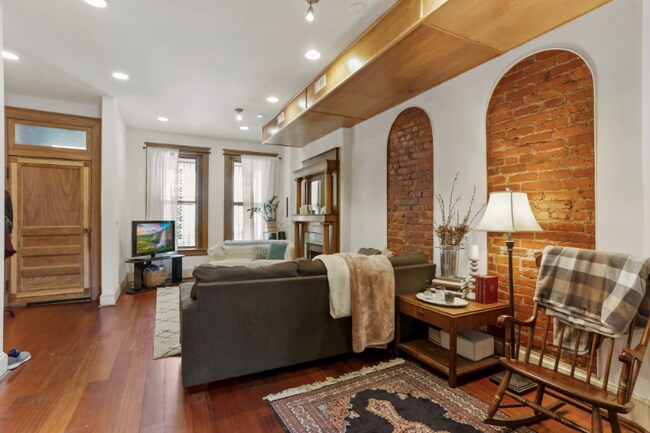 Photo - 1116 Monroe St NW