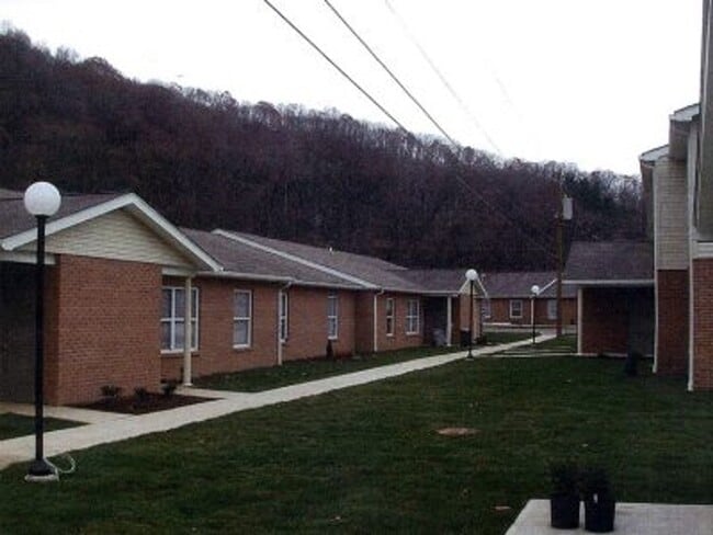 Building Photo - 2 BR 50% Unit 6042