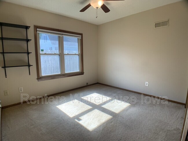 Photo - 240 Watrous Ave Unit 2