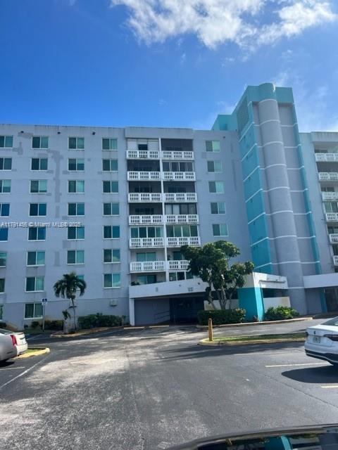 Photo - 919 Hillcrest Dr Unidad 611 Rental