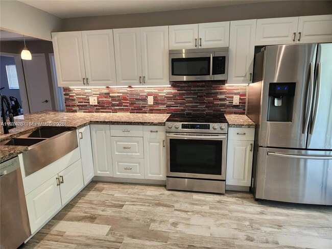 Photo - 107 18th Ave S