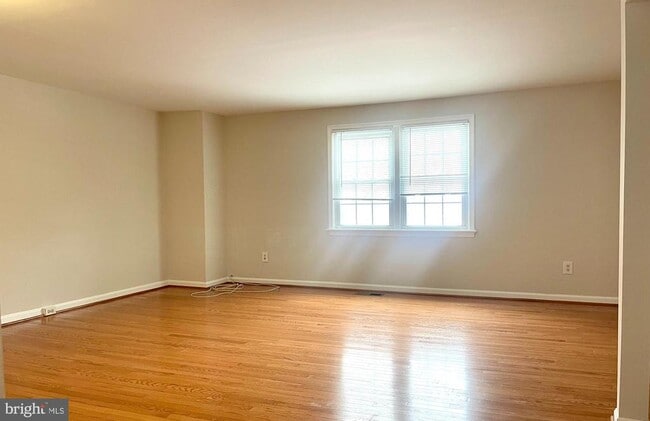 Photo - 7353 Crestleigh Cir