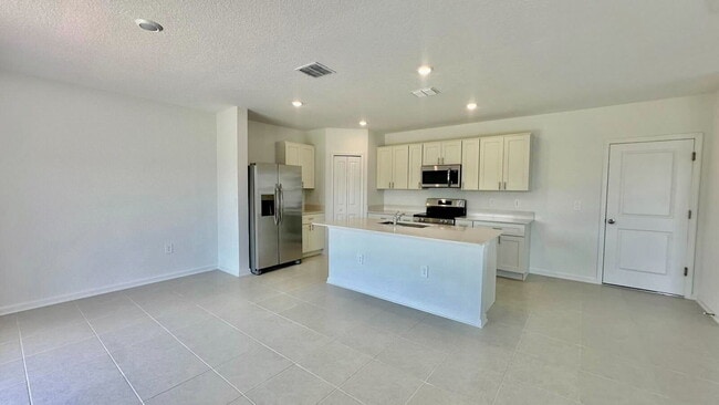 Photo - 5882 Le Marin Wy