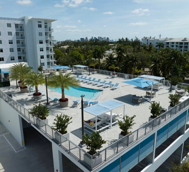 2368 SW 18th Ave Unit 704