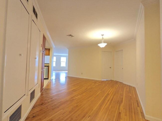 1001 Clinton St Unit 5C