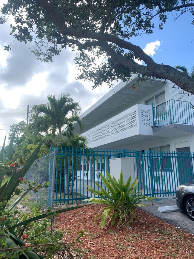 Photo - 2915 Broadway Ave