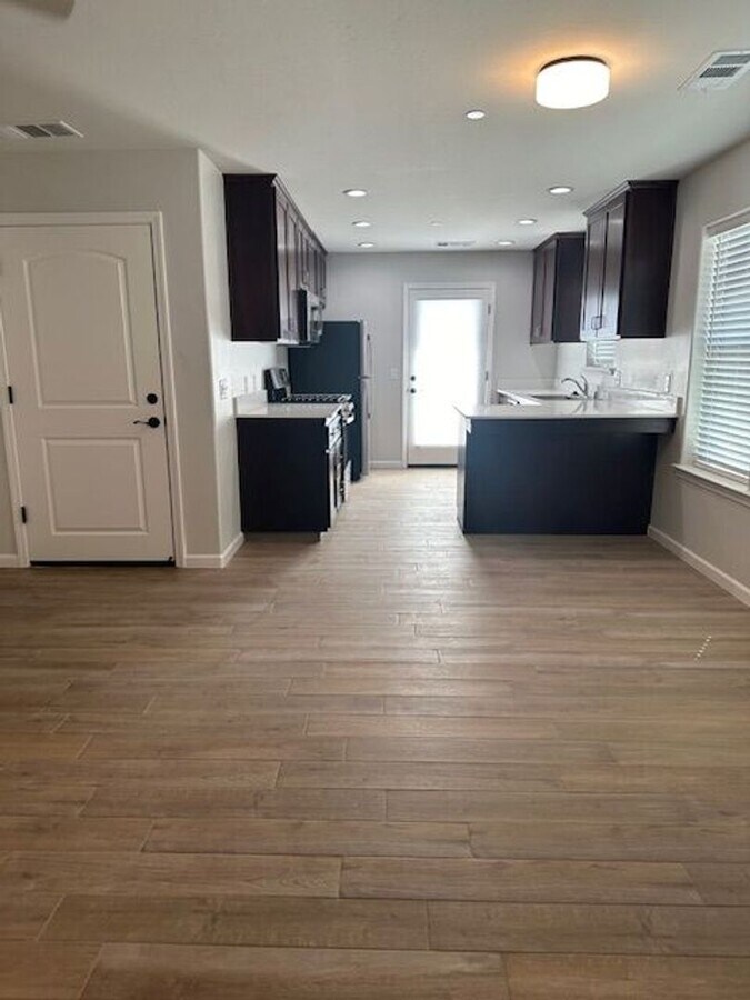 Photo - 2404-2404 Oakmont Cir Unit 2398