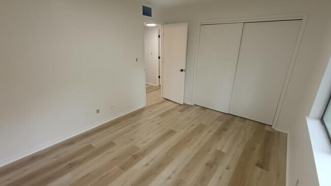 Building Photo - 730 Renshaw Ave Rental