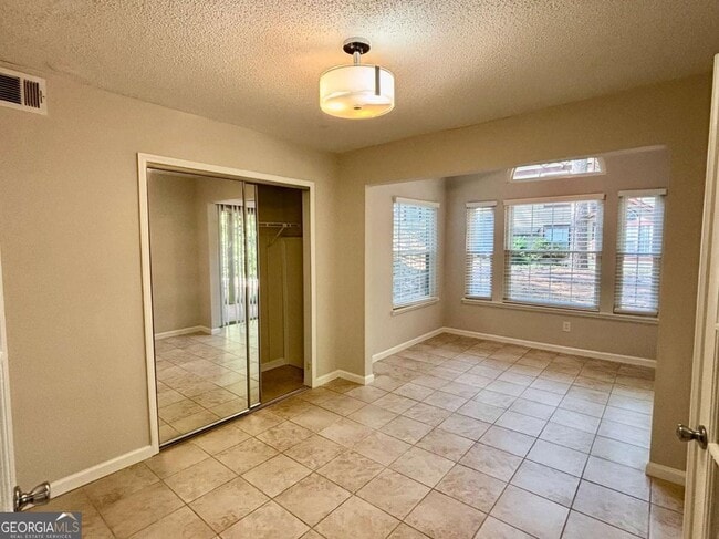 Photo - 320 Hawkstone Way