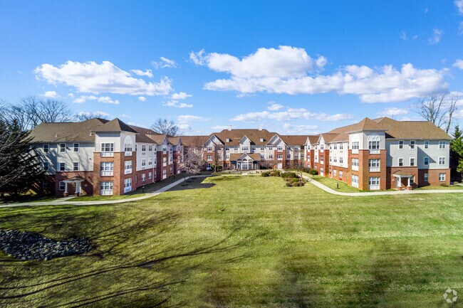 2BR, 1BA - 884SF