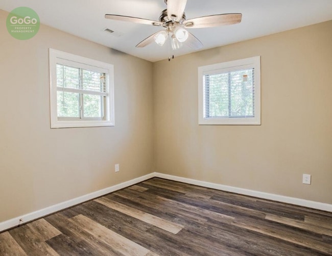 Building Photo - 306 W College St