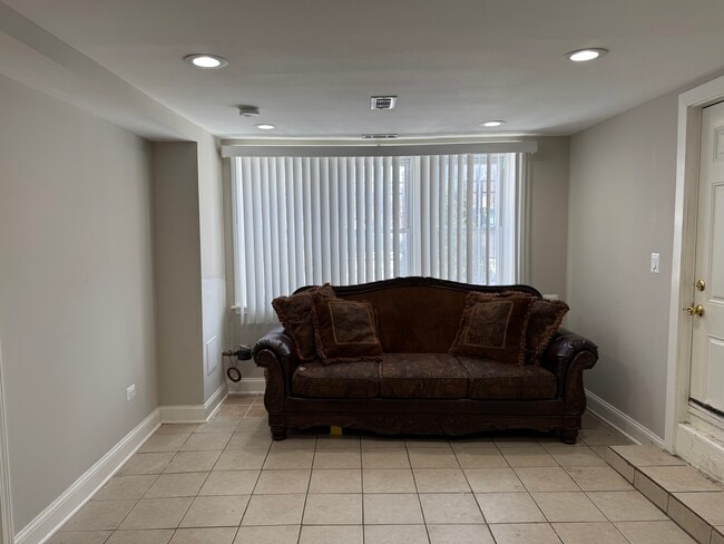 Photo - 4948 S Winchester Ave