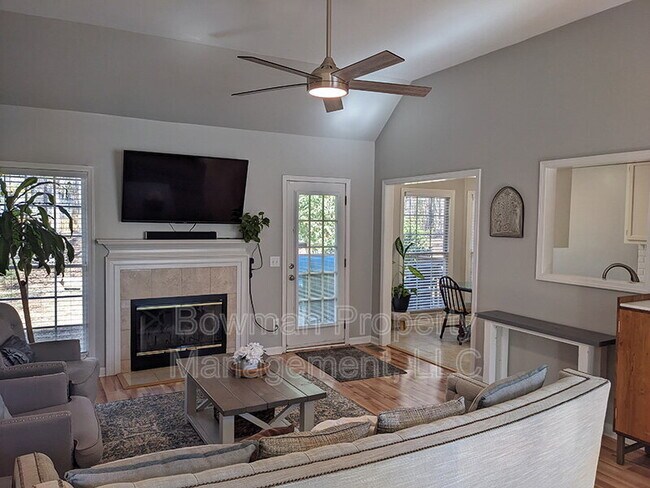 Photo - 180 Twin Creek Ct