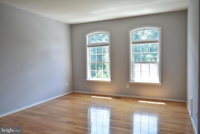 Photo - 20387 Fallsway Terrace