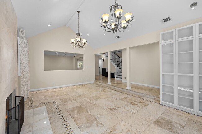 Photo - 5 Bedroom 5.5 Bathroom Pool Home in Encino