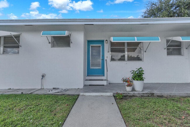 Photo - 1952 Circle Dr