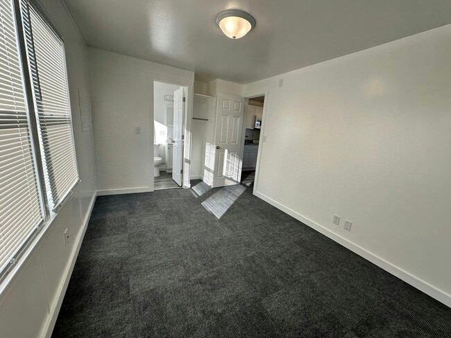 Photo - 525 E Omaha St Unit 2