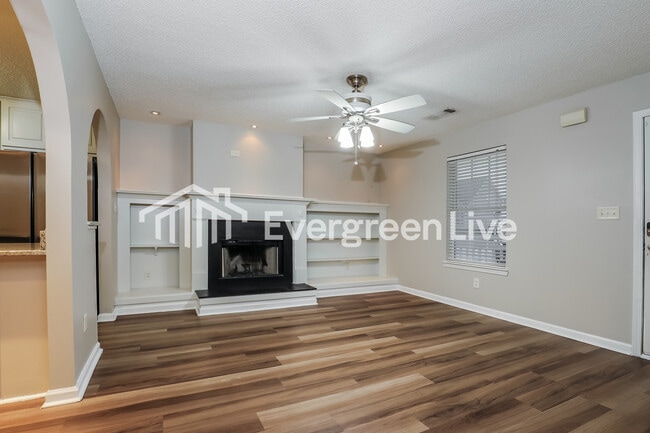 Photo - 4020 Meadow Glen Way