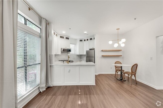Building Photo - 821 Ralph McGill Blvd NE Unit 3141 Rental