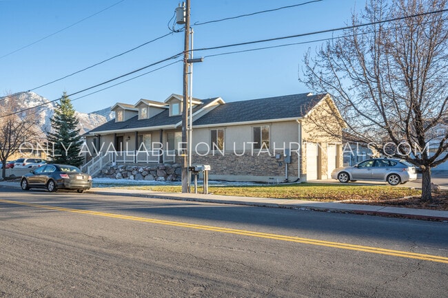 Photo - 698 1600 S Unit B