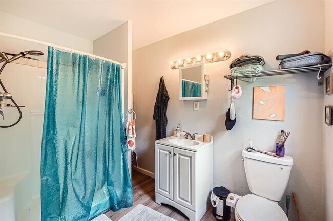Photo - 5605 Tura Ln