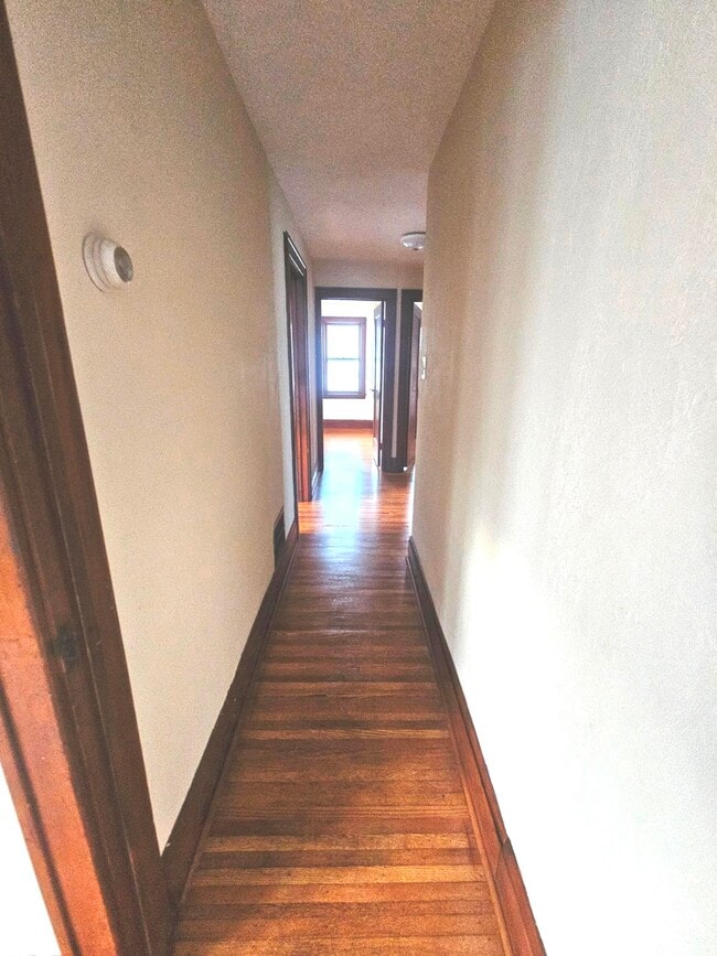 Photo - 536 Winspear Ave Unit Upper