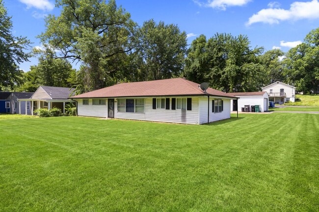 Photo - 9835 Winkler Dr