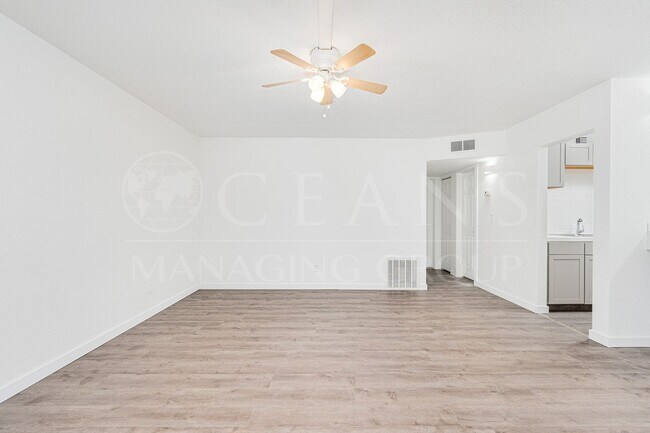 Photo - Coastal Living in the Heart of Daytona Beach Unit 3