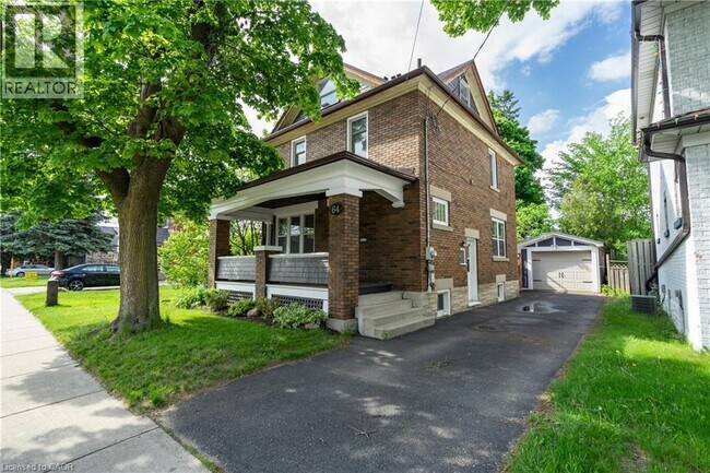 Photo - 64 Highland Rd W
