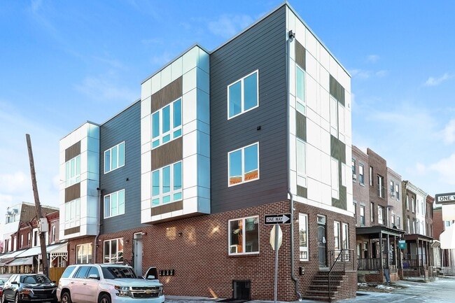Building Photo - 953 Belmont Ave Unit 953 Belmont Avenue  05