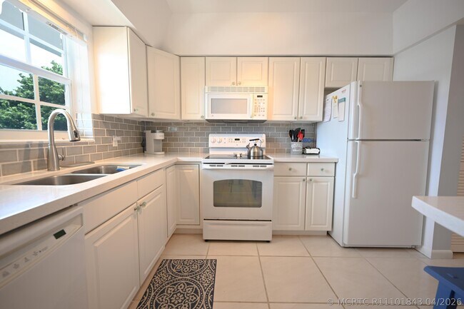 1700 S Ocean Blvd Unidad 14
