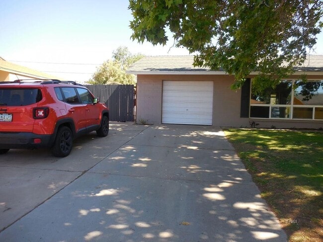 418 Cedar St