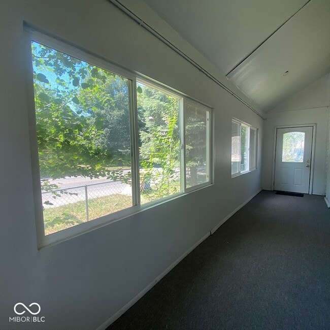 Photo - 1314 E 10th St