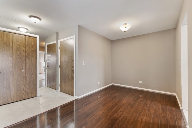 Photo - 402 Pinetree Ln