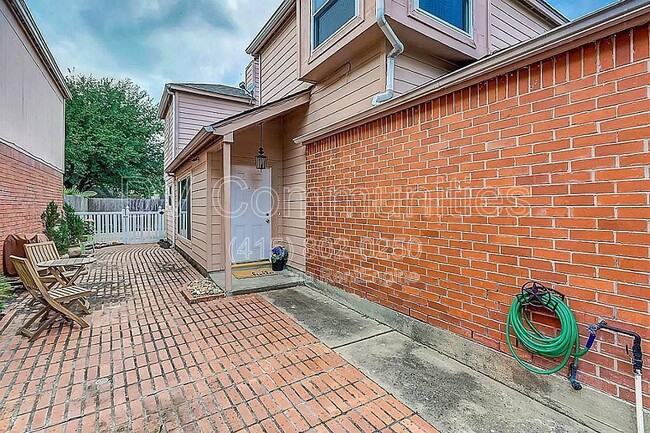 Building Photo - 5907 Cinnamon Creek Cir Rental