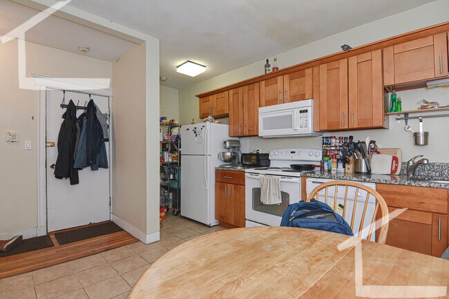 Photo - 24 Ransom Rd Unit 4