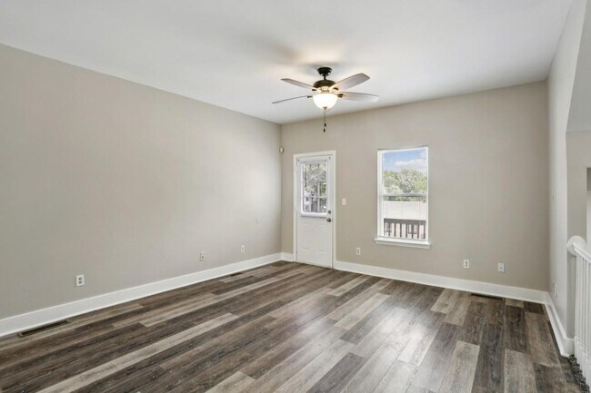Photo - 751 Prince Pl NW
