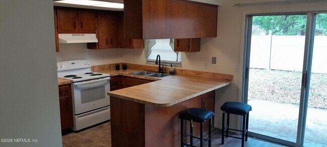 Photo - 4027 Everett Ave