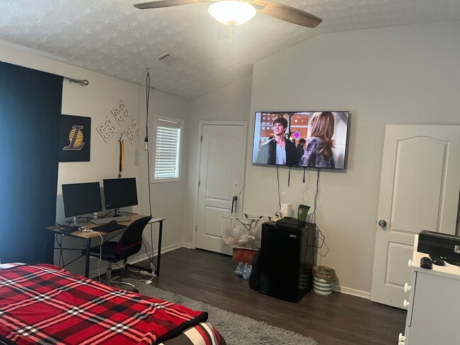 Photo - 20 Pine Canyon Dr SW