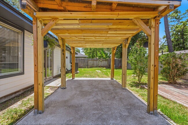 Photo - 3535 Nutwood Ln