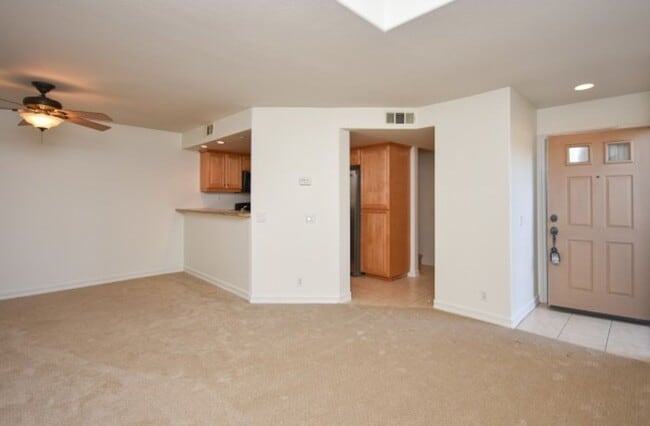 Photo - Beautiful condo blocks from the beach!