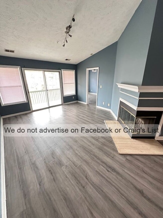 Photo - 946 Stewarts Creek Dr